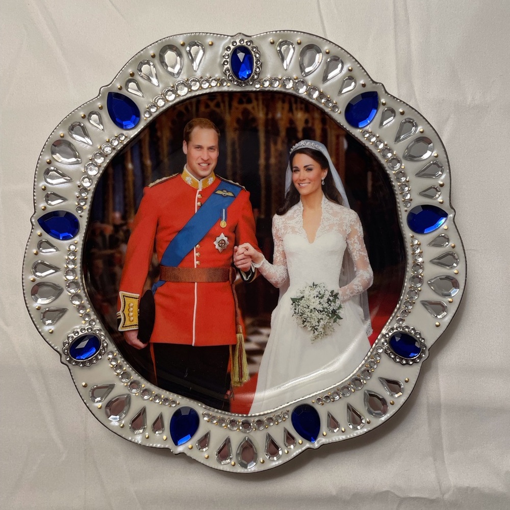 Bradford Exchange Prince William & Kate A Royal Wedding - Picture 2 of 11